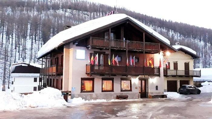 Hotel Sciatori Sestriere Esterno foto
